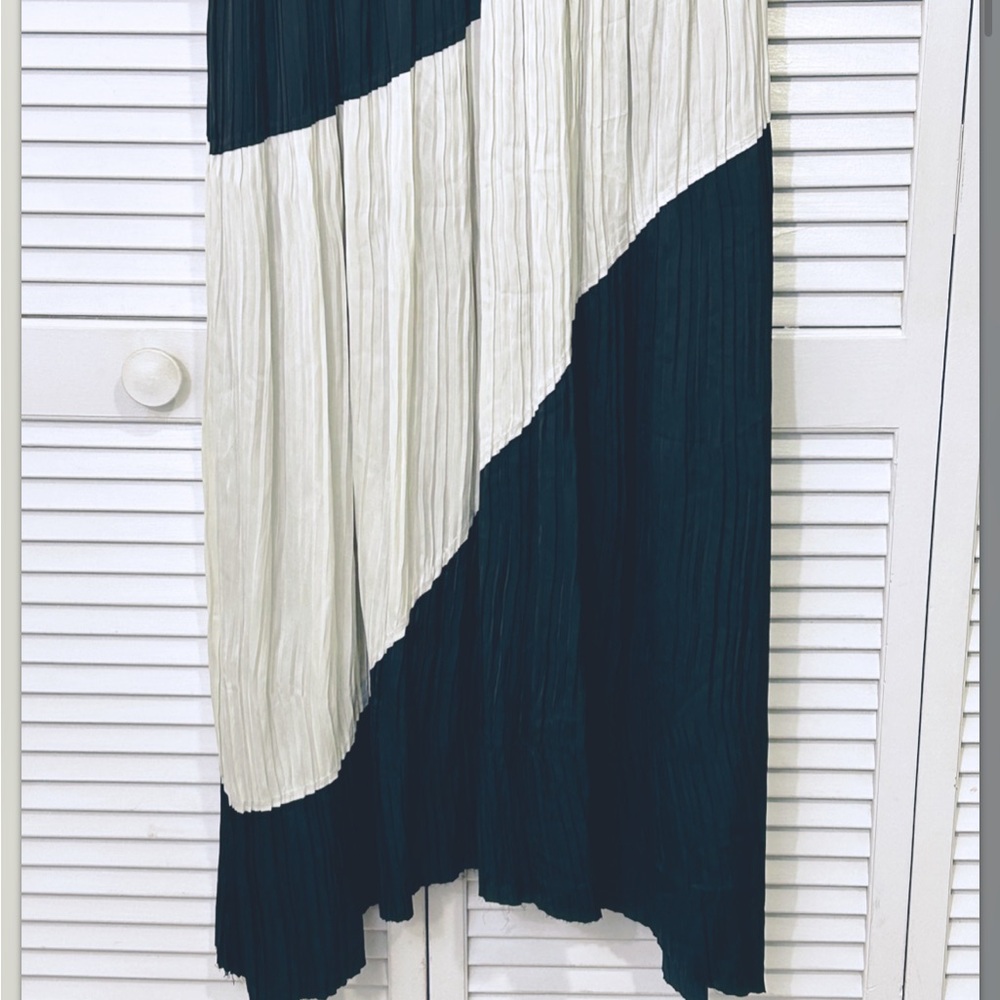Ramy Brook Womens Size Large Black and white pleated Midi Dress - Picture 9 of 11